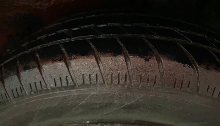 2016 Maruti Celerio ZXI, Petrol, Manual, 72,716 km, Left Rear Tyre Tread
