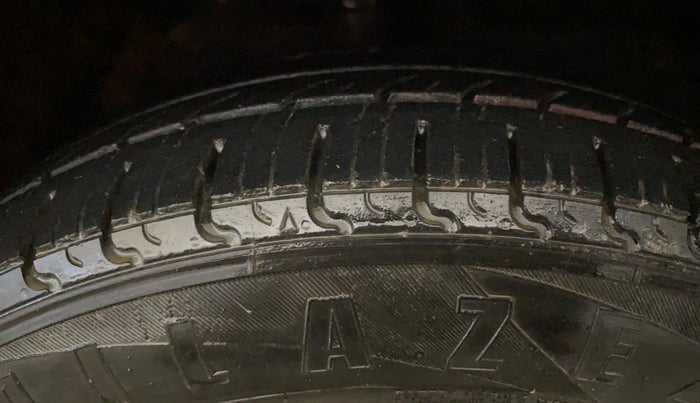 2016 Maruti Celerio ZXI, Petrol, Manual, 72,716 km, Right Front Tyre Tread