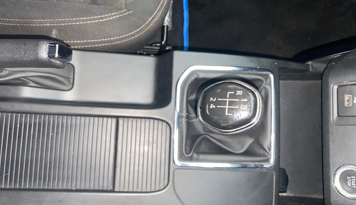 2021 Renault Kiger RXT MT, Petrol, Manual, 40,610 km, Gear Lever