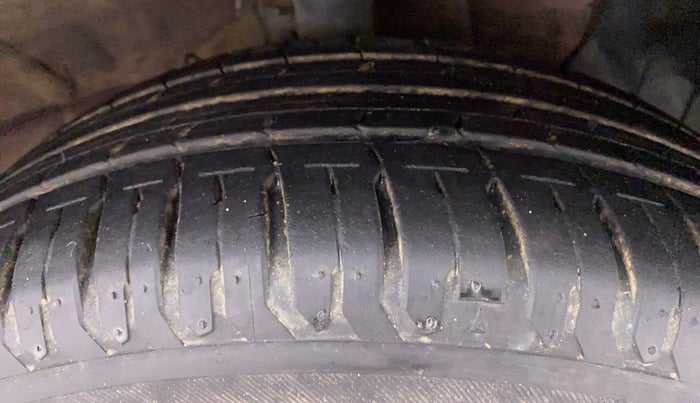 2021 Hyundai Verna SX (O) DIESEL MT, Diesel, Manual, 14,512 km, Right Front Tyre Tread