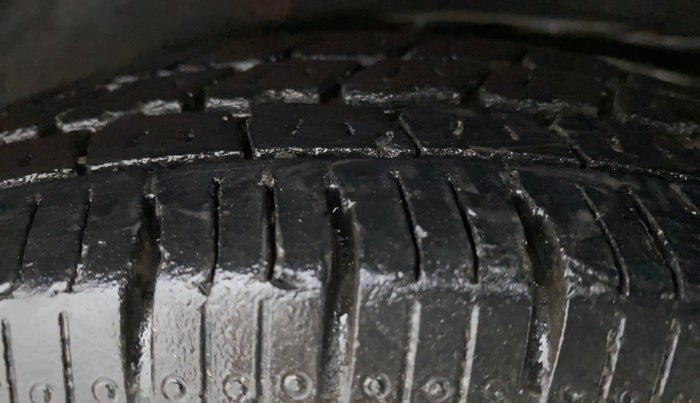 2010 Maruti A Star VXI, Petrol, Manual, 93,527 km, Left Rear Tyre Tread
