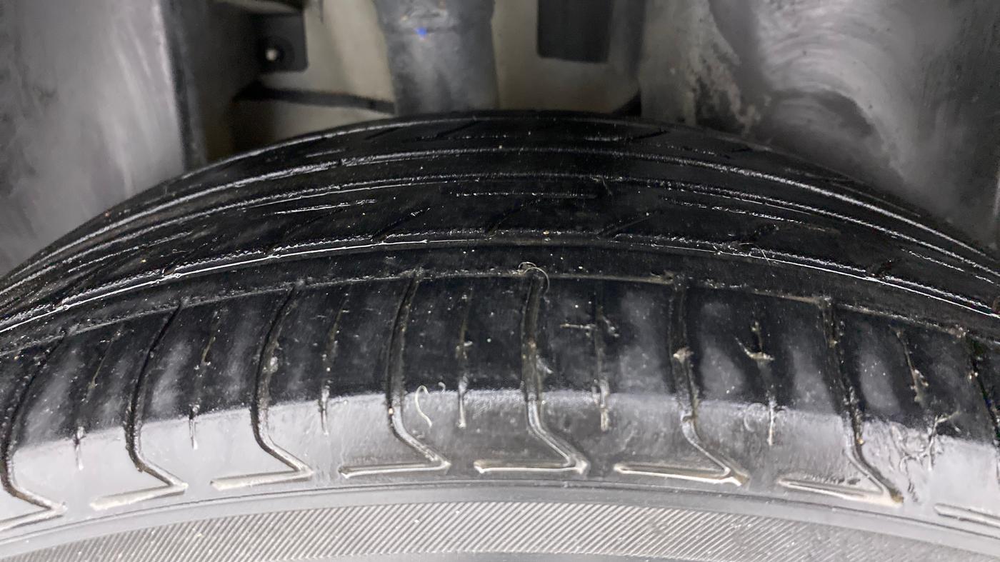 2017 Jeep Compass LIMITED 1.4 AT, Petrol, Automatic, 66,542 km, Right Rear Tyre Tread
