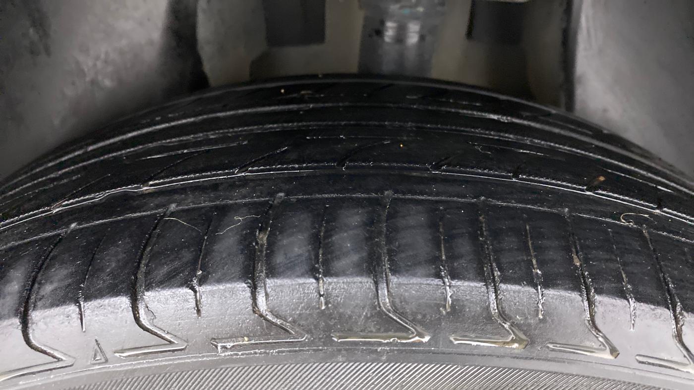 2017 Jeep Compass LIMITED 1.4 AT, Petrol, Automatic, 66,542 km, Left Rear Tyre Tread