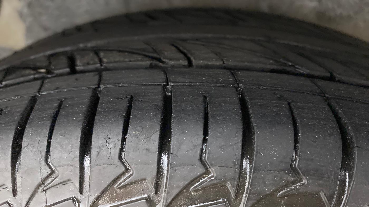 2011 Hyundai i20 MAGNA (O) 1.2, Petrol, Manual, 57,087 km, Right Rear Tyre Tread