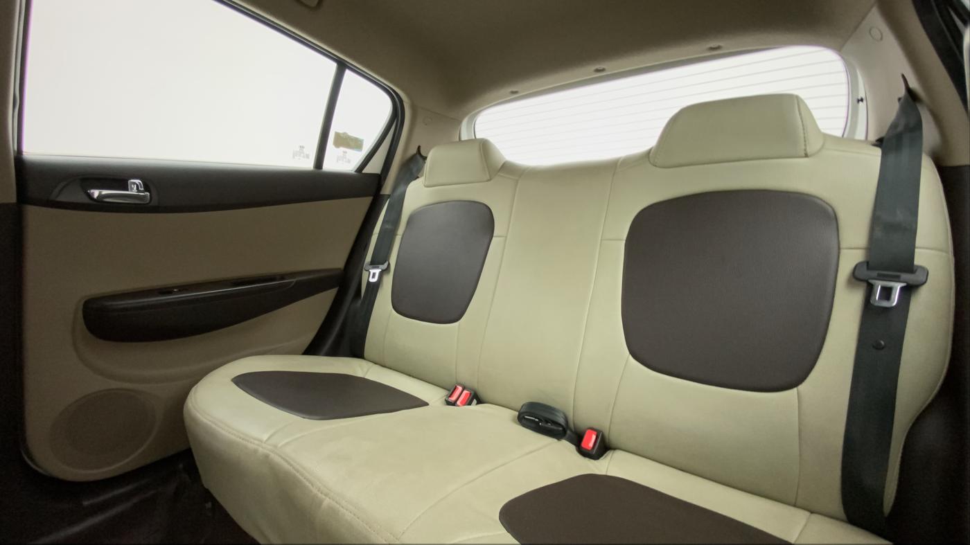 2011 Hyundai i20 MAGNA (O) 1.2, Petrol, Manual, 57,087 km, Right Side Rear Door Cabin