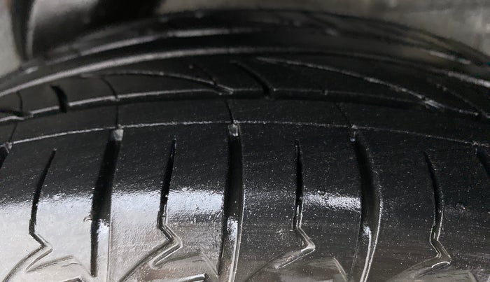 2011 Hyundai i20 MAGNA (O) 1.2, Petrol, Manual, 57,087 km, Left Rear Tyre Tread