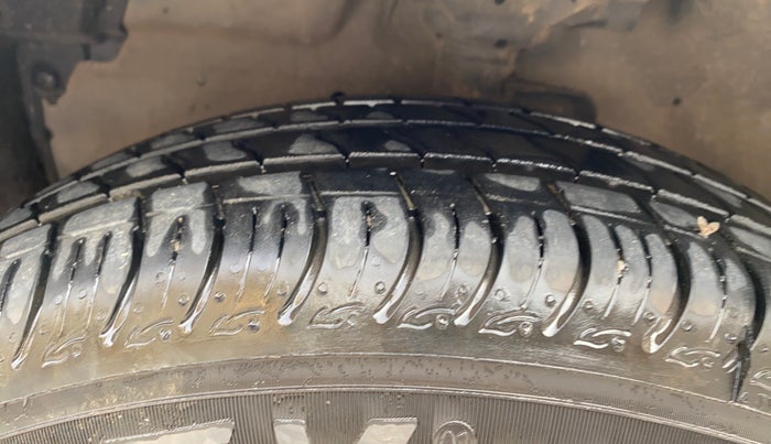 2016 Maruti Celerio VXI AMT, Petrol, Automatic, 52,386 km, Left Front Tyre Tread