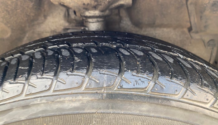 2016 Maruti Celerio VXI AMT, Petrol, Automatic, 52,386 km, Right Front Tyre Tread