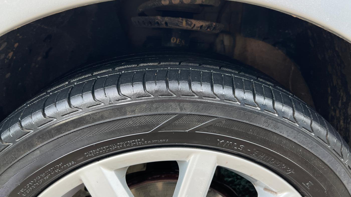 2018 Volkswagen Polo HIGHLINE1.2L, Petrol, Manual, 63,404 km, Left Front Tyre Tread
