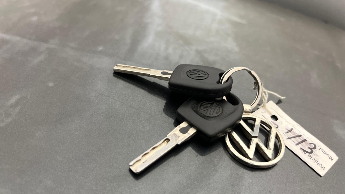 2021 Volkswagen Polo TRENDLINE 1.0L, Petrol, Manual, 1,35,024 km, Key Close Up