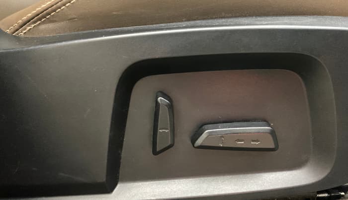 2022 Tata Harrier XZ SUNROOF 2.0L, Diesel, Manual, 60,425 km, Driver Side Adjustment Panel