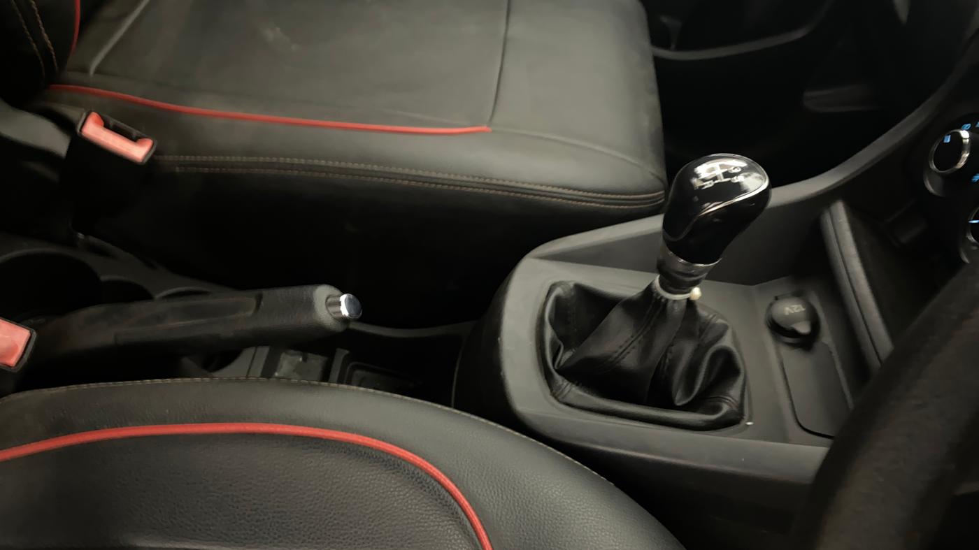 2018 Ford New Figo TREND 1.2 PETROL, Petrol, Manual, 24,343 km, Gear Lever