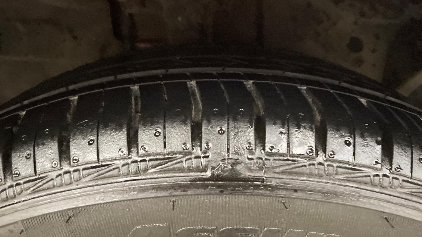2018 Ford New Figo TREND 1.2 PETROL, Petrol, Manual, 24,343 km, Right Front Tyre Tread