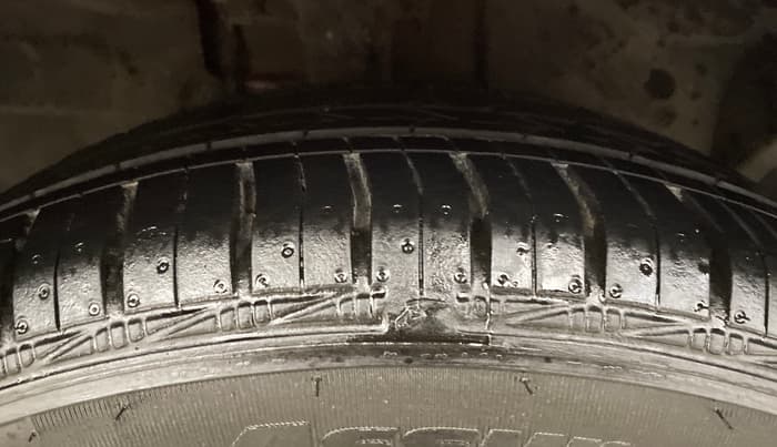 2018 Ford New Figo TREND 1.2 PETROL, Petrol, Manual, 24,343 km, Right Front Tyre Tread