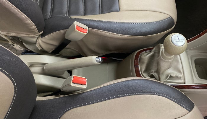 2016 Maruti Ertiga ZXI+, Petrol, Manual, 24,978 km, Gear Lever