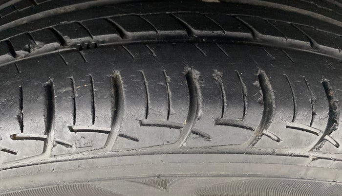 2016 Maruti Ertiga ZXI+, Petrol, Manual, 24,978 km, Left Rear Tyre Tread