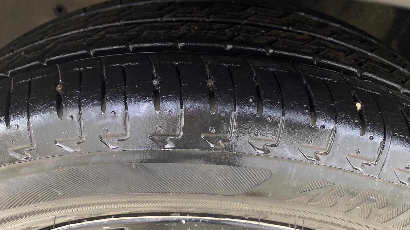 2017 Maruti IGNIS ZETA 1.2 AMT, Petrol, Automatic, 28,550 km, Left Front Tyre Tread