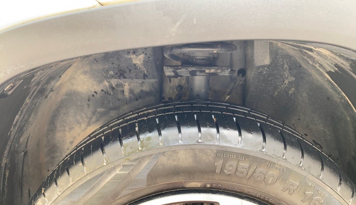 2023 Tata PUNCH CREATIVE  MT, Petrol, Manual, 10,274 km, Left Front Tyre Tread