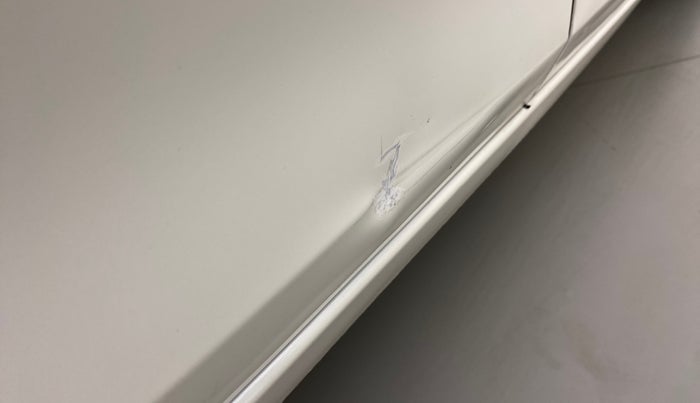 2017 Maruti Swift VXI, Petrol, Manual, 17,893 km, Right rear door - Slightly dented