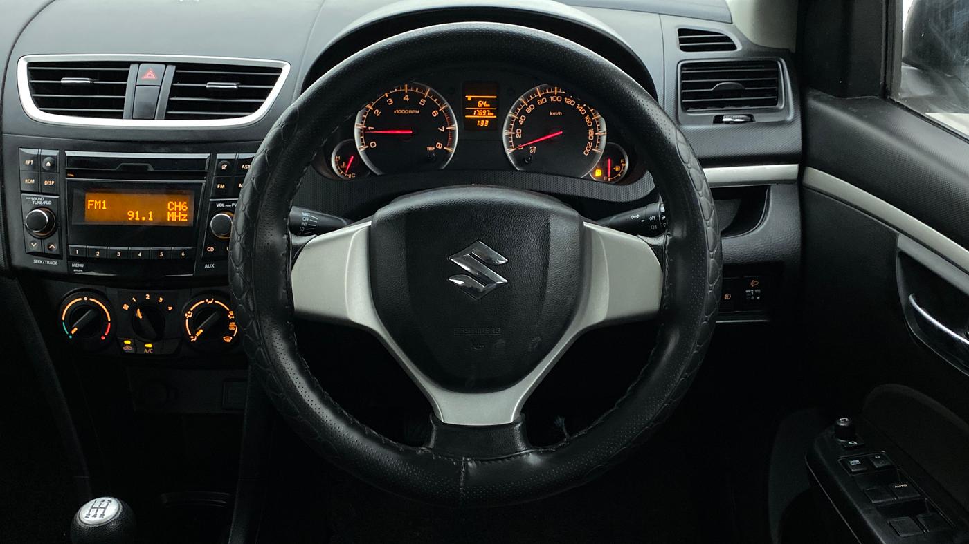 2017 Maruti Swift VXI, Petrol, Manual, 17,893 km, Steering Wheel Close Up
