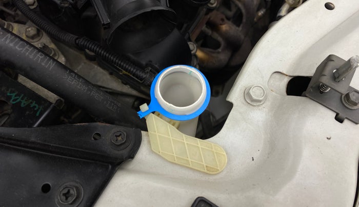 2017 Maruti Swift VXI, Petrol, Manual, 17,893 km, Front windshield - Wiper bottle cap missing