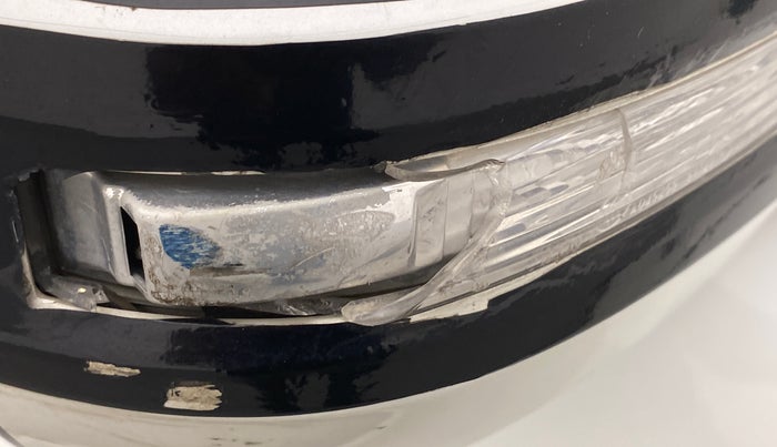 2017 Maruti Swift VXI, Petrol, Manual, 17,893 km, Right rear-view mirror - Indicator light has minor damage