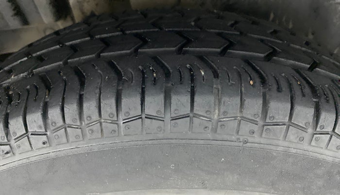 2017 Maruti Swift VXI, Petrol, Manual, 17,893 km, Right Rear Tyre Tread