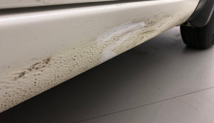 2017 Maruti Swift VXI, Petrol, Manual, 17,893 km, Right running board - Slightly dented