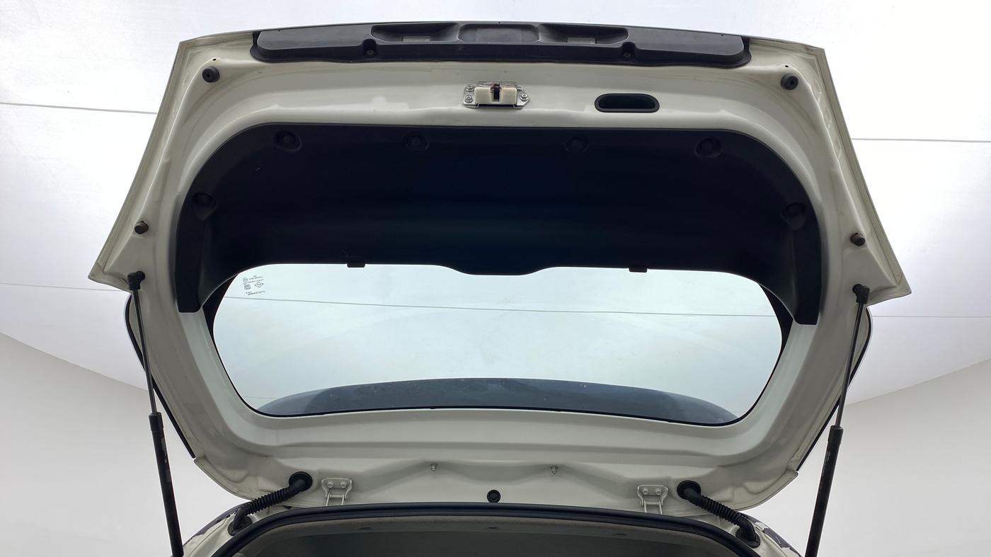 2017 Maruti Swift VXI, Petrol, Manual, 17,893 km, Boot Door Open