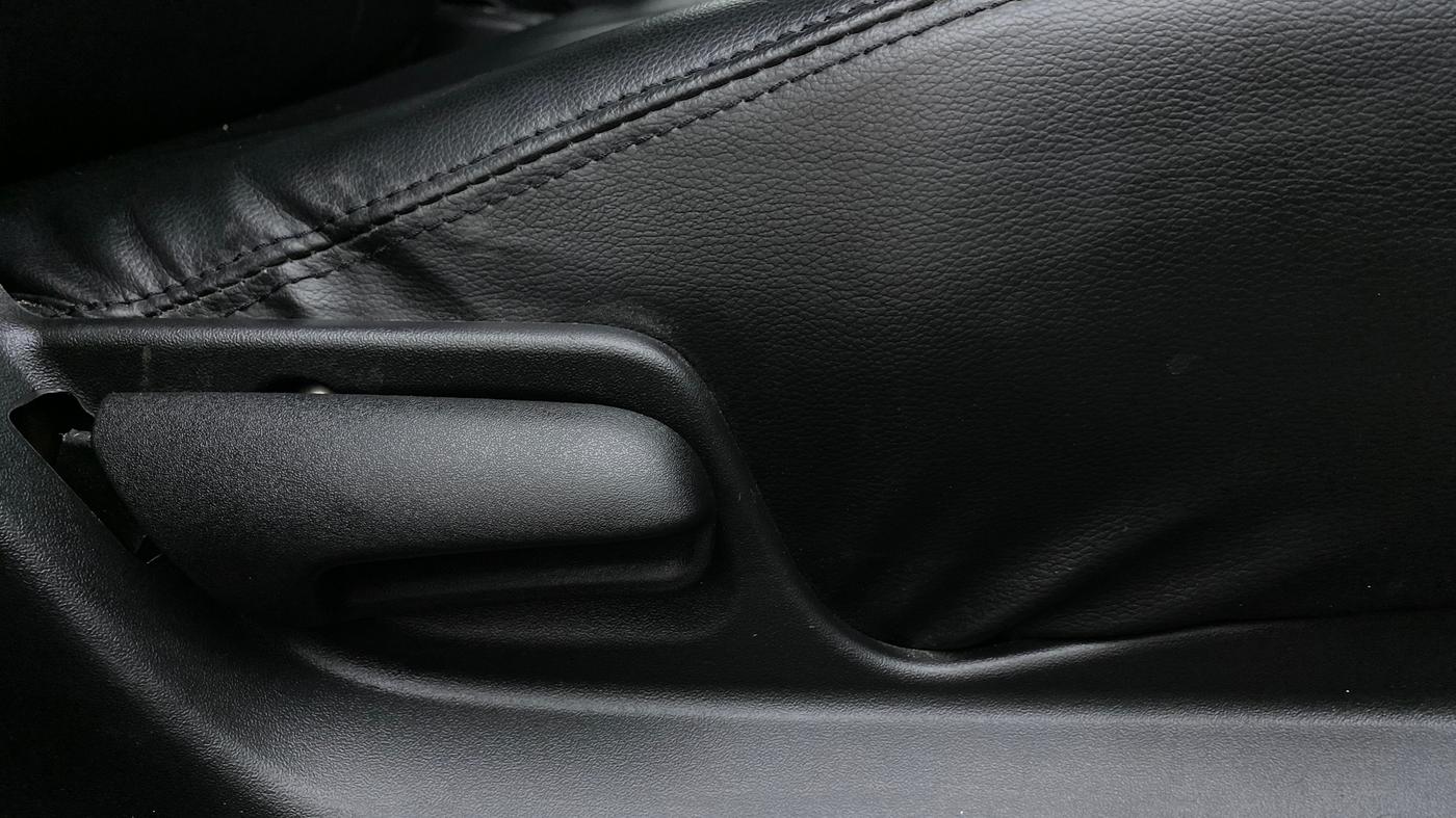 2017 Maruti Swift VXI, Petrol, Manual, 17,893 km, Driver Side Adjustment Panel