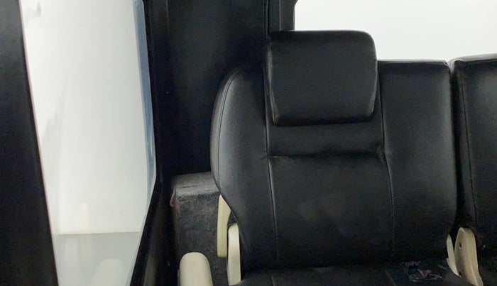 2017 Mahindra Thar CRDE 4X4 BS IV, Diesel, Manual, 10,574 km, Second-row left seat - Seat Belt Missing