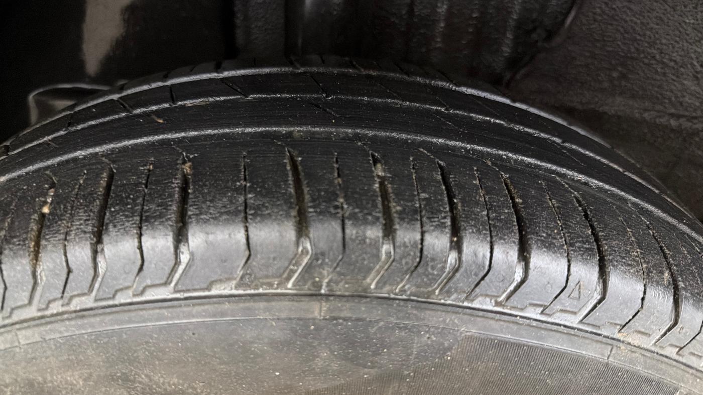 2021 Tata PUNCH ACCOMPLISHED MT, Petrol, Manual, 31,700 km, Right Rear Tyre Tread