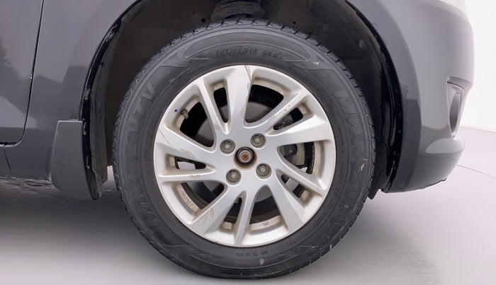 2011 Maruti Swift ZXI D, Petrol, Manual, 49,957 km, Right Front Wheel