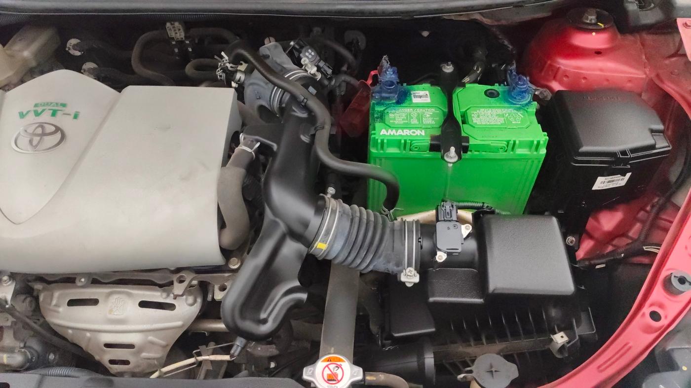2018 Toyota YARIS V CVT, Petrol, Automatic, 16,576 km, Engine View - Left