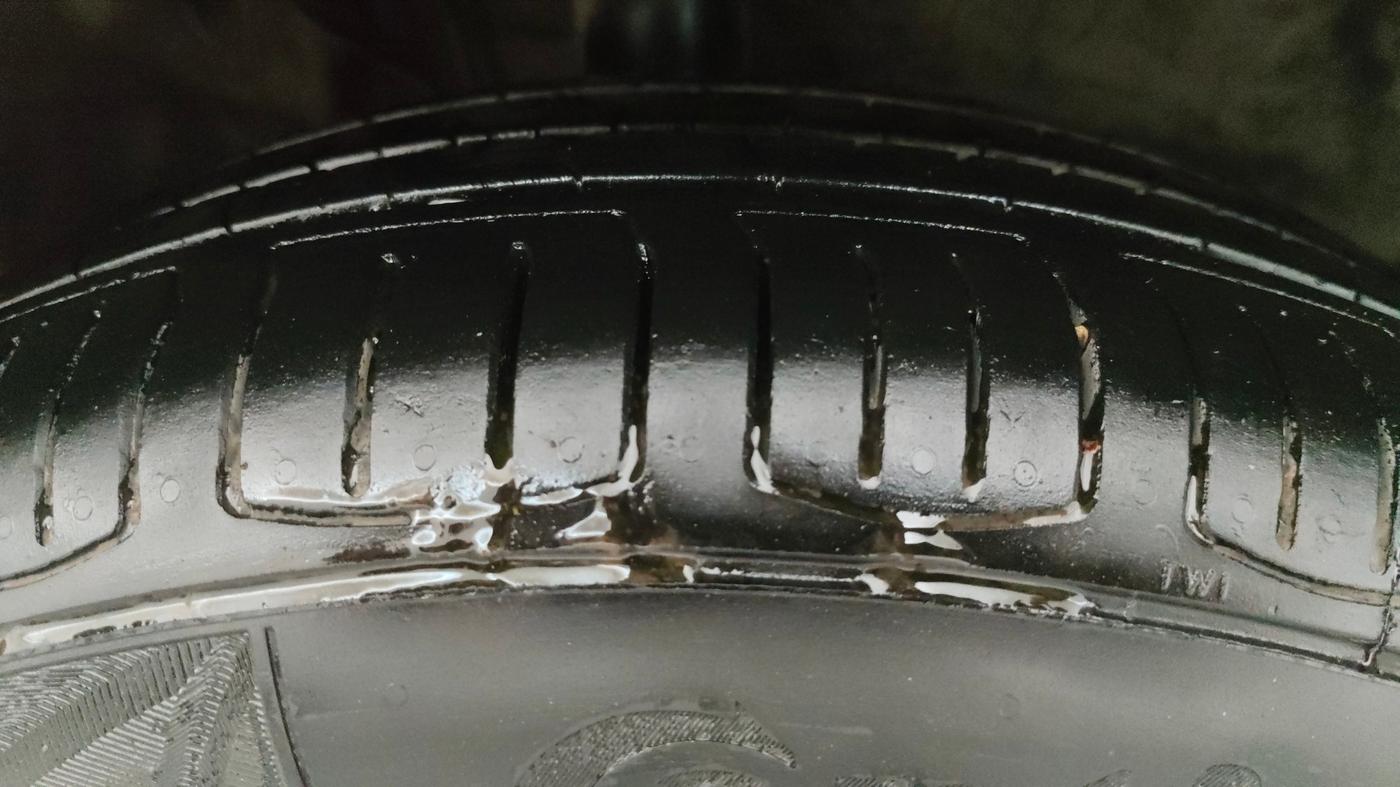 2018 Toyota YARIS V CVT, Petrol, Automatic, 16,576 km, Right Front Tyre Tread