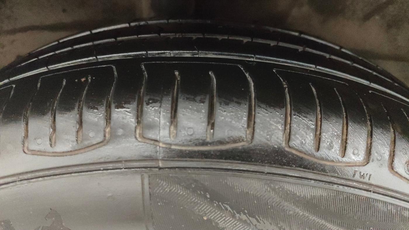 2018 Toyota YARIS V CVT, Petrol, Automatic, 16,576 km, Right Rear Tyre Tread