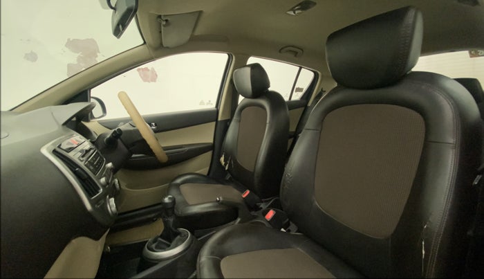 2013 Hyundai i20 MAGNA (O) 1.2, Petrol, Manual, 96,244 km, Right Side Front Door Cabin