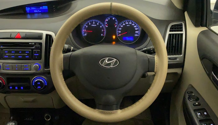 2013 Hyundai i20 MAGNA (O) 1.2, Petrol, Manual, 96,244 km, Steering Wheel Close Up