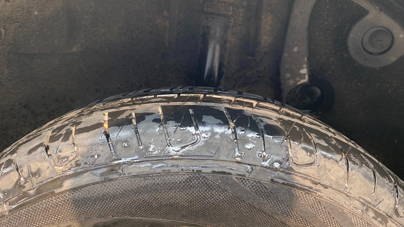 2015 Renault Duster RXE PETROL, Petrol, Manual, 62,914 km, Left Rear Tyre Tread