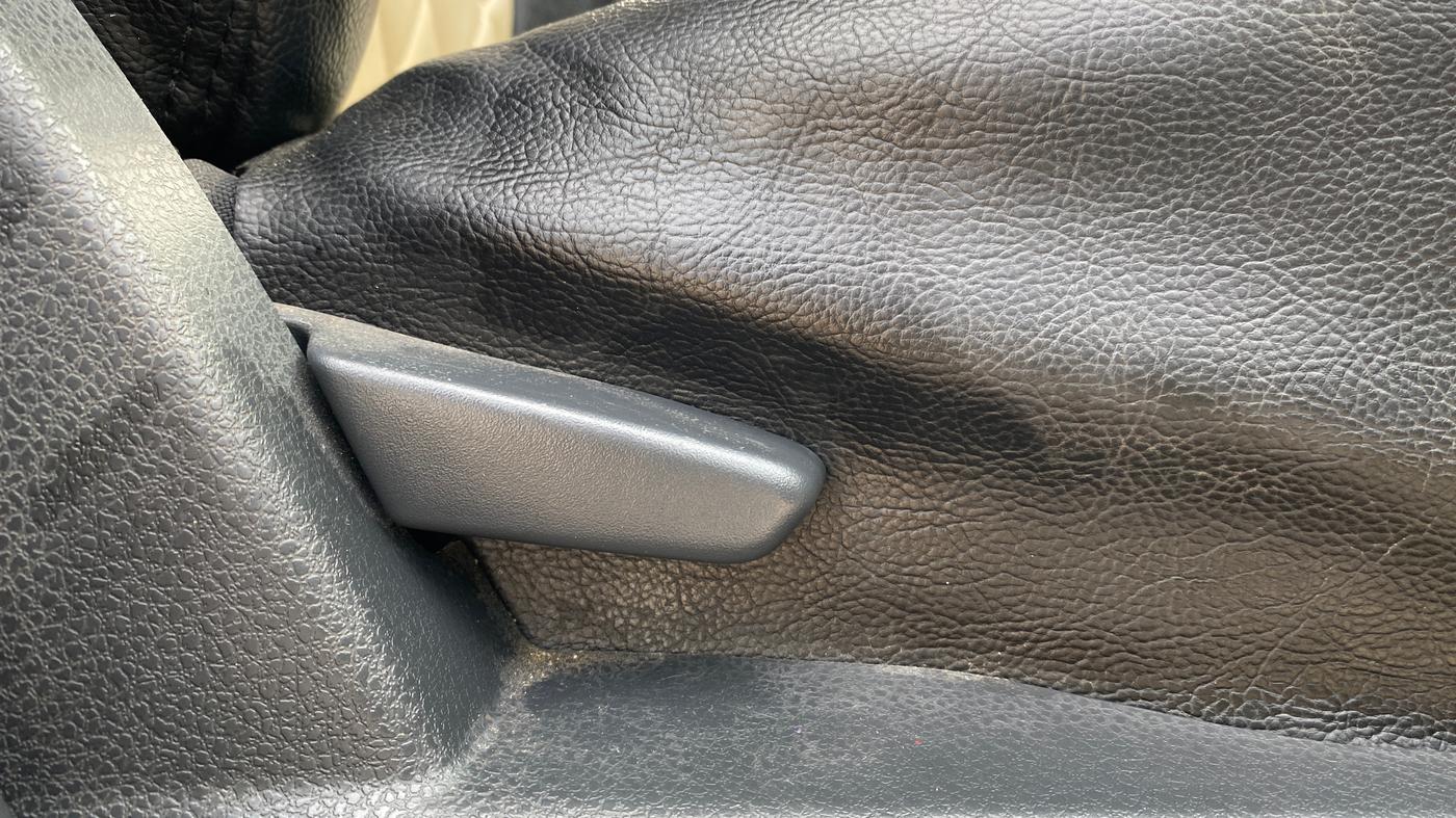 2015 Renault Duster RXE PETROL, Petrol, Manual, 62,914 km, Driver Side Adjustment Panel