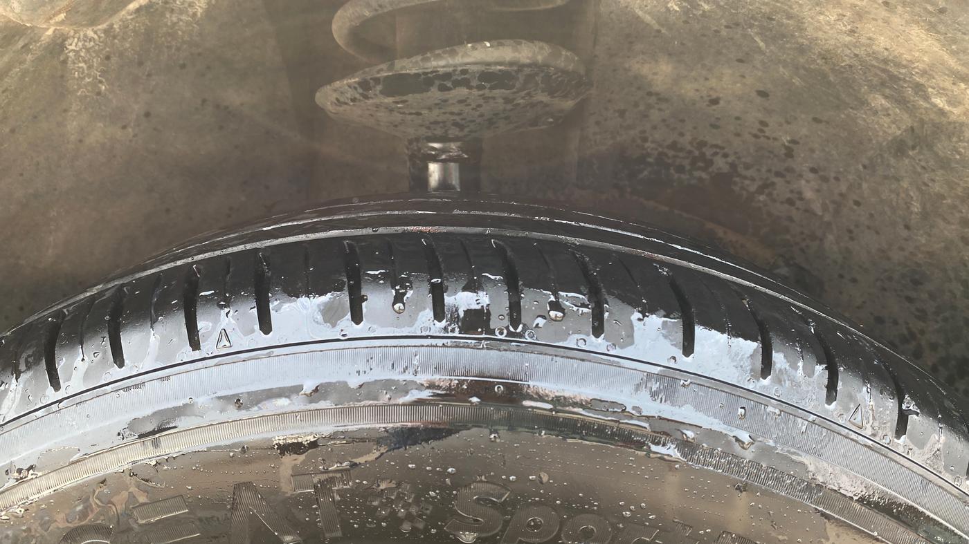 2015 Renault Duster RXE PETROL, Petrol, Manual, 62,914 km, Right Front Tyre Tread