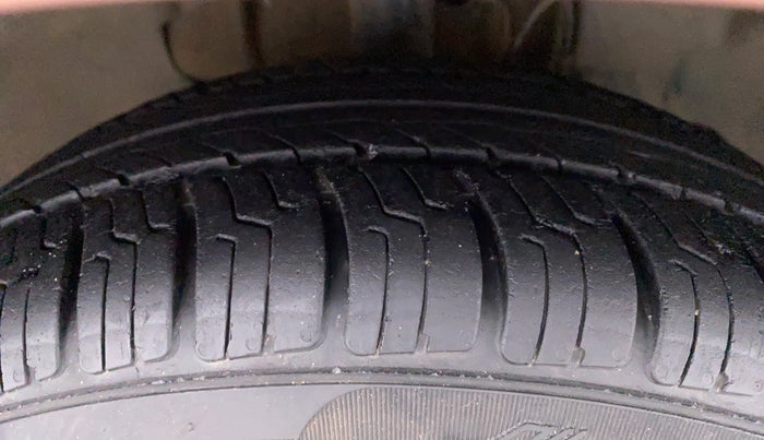 2017 Tata TIGOR Revotorq XZ (O), Diesel, Manual, Right Front Tyre Tread