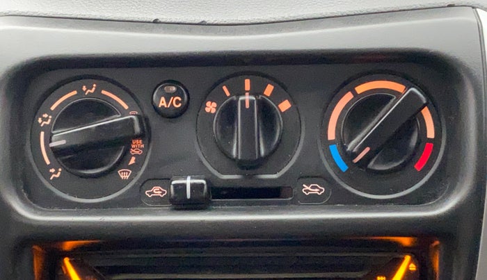 2016 Maruti Alto 800 LXI, Petrol, Manual, 24,378 km, AC Unit - Directional switch has minor damage