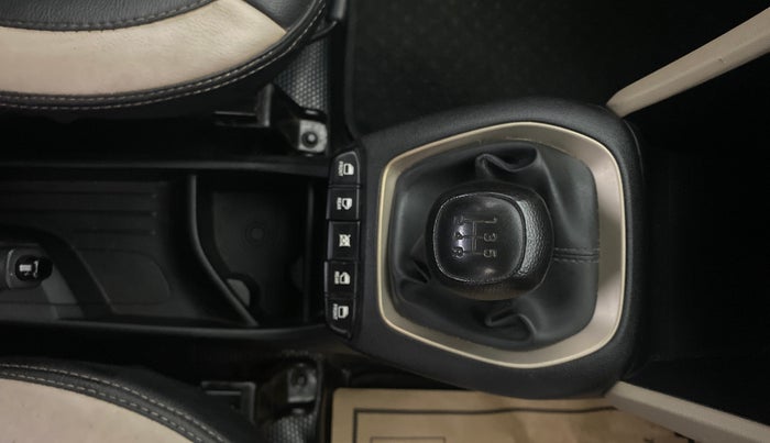 2021 Hyundai NEW SANTRO MAGNA, Petrol, Manual, 49,097 km, Gear Lever