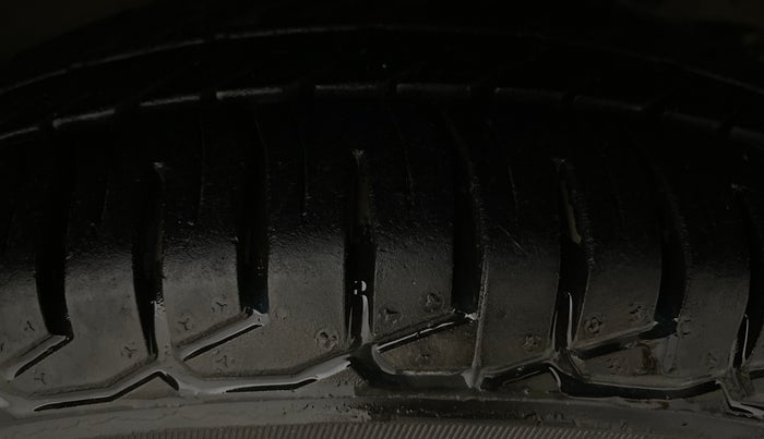 2018 Tata Tiago XE PETROL, Petrol, Manual, 83,277 km, Right Front Tyre Tread