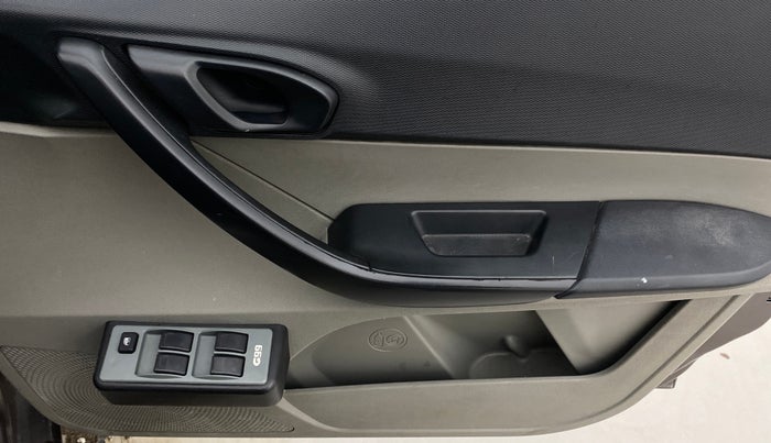 2018 Tata Tiago XE PETROL, Petrol, Manual, 83,277 km, Driver Side Door Panels Control