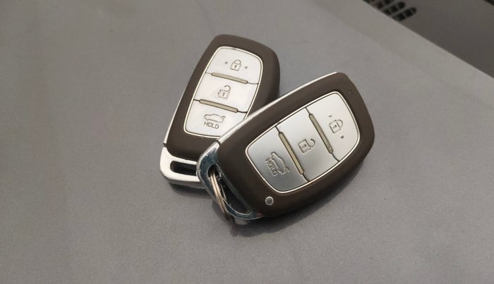 2015 Hyundai Grand i10 ASTA (O) 1.2 KAPPA VTVT, Petrol, Manual, 85,577 km, Key Close Up