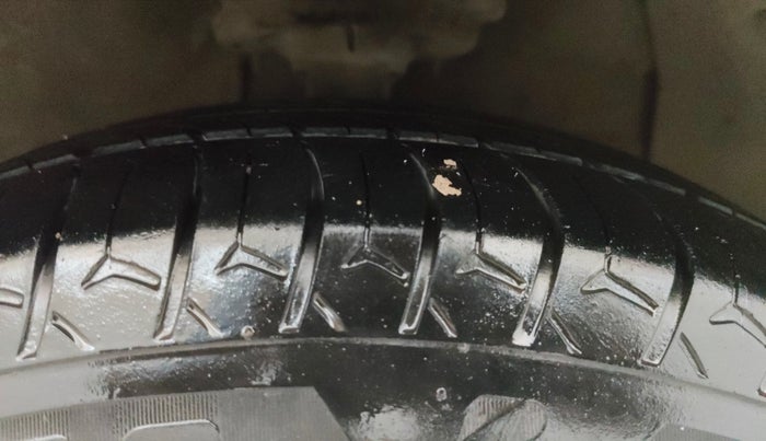 2015 Hyundai Grand i10 ASTA (O) 1.2 KAPPA VTVT, Petrol, Manual, 85,577 km, Right Front Tyre Tread