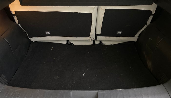 2021 Nissan MAGNITE XV TURBO CVT, Petrol, Automatic, 21,415 km, Boot Inside