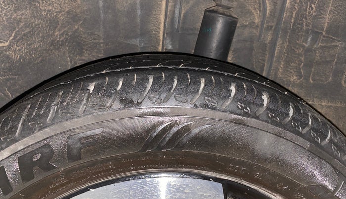 2021 Nissan MAGNITE XV TURBO CVT, Petrol, Automatic, 21,415 km, Left Rear Tyre Tread